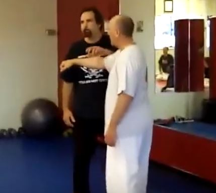 How to strike pressure points
